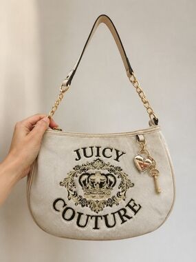 Juicy Couture Cream Shoulder Bag with Gold-Tone Chain and Heart Key Charm • Y2K
